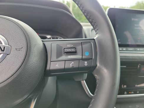 Certified 2021 Nissan Rogue SV w/ Premium Package FWD image 24