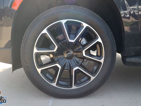 Used 2024 Chevrolet Tahoe RST w/ Luxury Package RWD image 9
