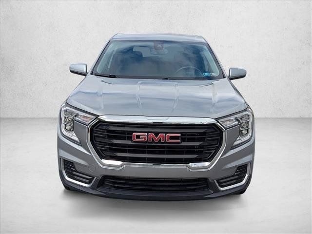 Used 2024 GMC Terrain SLE AWD/4WD image 2
