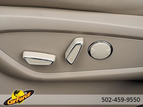 Used 2023 Lincoln Nautilus Reserve w/ Equipment Group 201A image 18