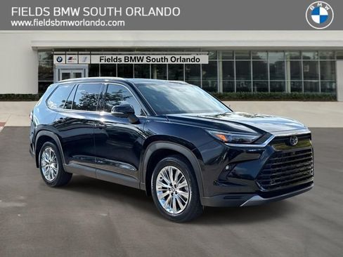 Used 2025 Toyota Grand Highlander AWD image 1