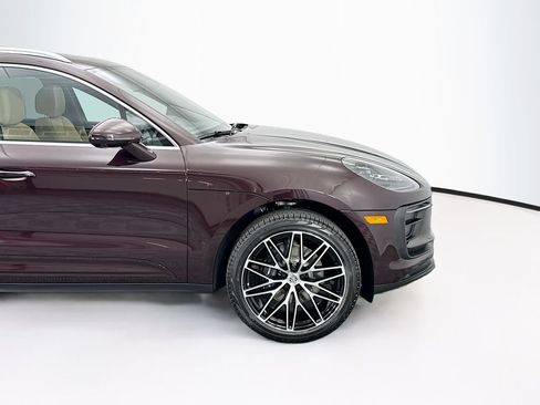 Certified 2026 Porsche Macan AWD/4WD image 11