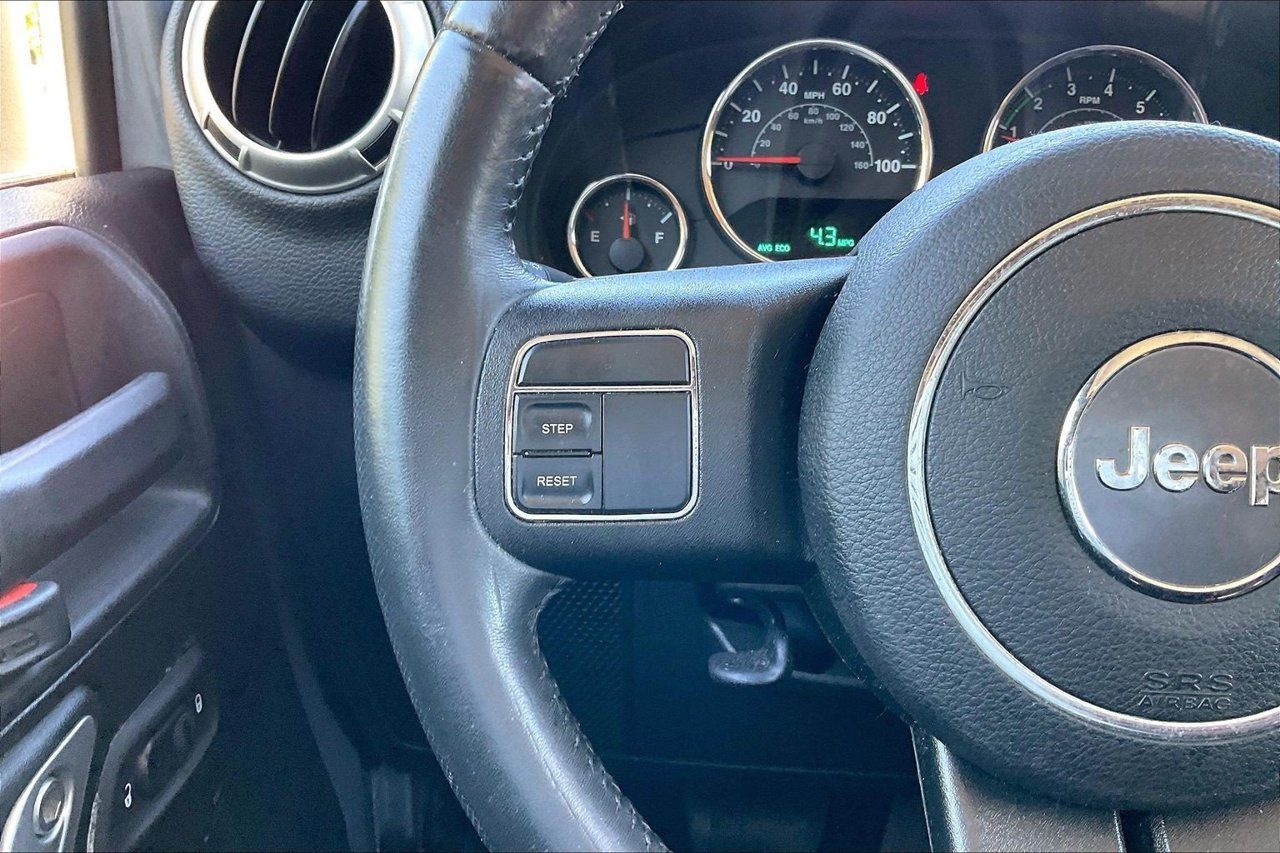 Certified 2018 Jeep Wrangler Unlimited Sahara AWD/4WD image 23