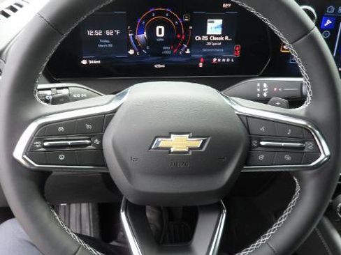Used 2026 Chevrolet Traverse LT w/ Driver Confidence Package FWD image 24