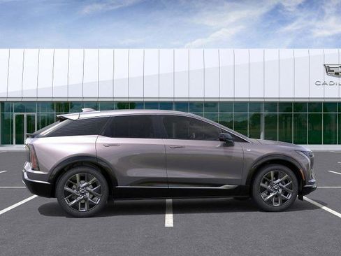 New 2026 Cadillac Optiq Luxury 2 image 2