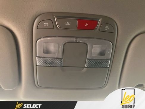 Used 2023 Kia Telluride S AWD/4WD image 16