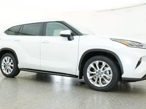 New 2026 Toyota Highlander AWD image 27