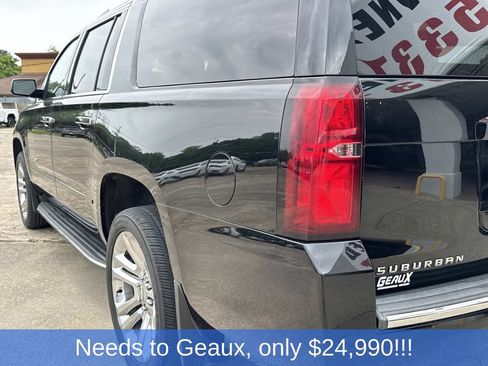 Used 2019 Chevrolet Suburban Premier RWD image 12