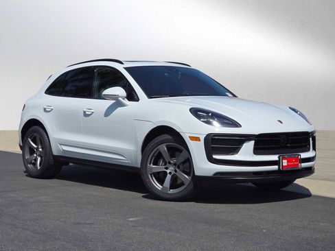 Used 2024 Porsche Macan AWD/4WD image 1