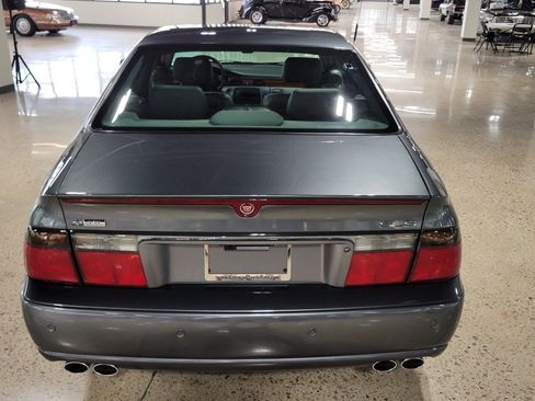 Used 2004 Cadillac Seville SLS w/ Preferred Equipment Group FWD image 32