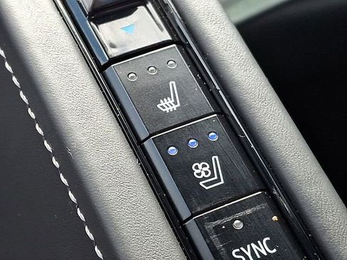 Used 2020 Chevrolet Corvette Stingray Premium Cpe w/ 3LT Preferred Equipment Group RWD image 27