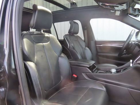 Used 2023 Jeep Grand Cherokee L Overland w/ Advanced Protech Group III AWD/4WD image 28