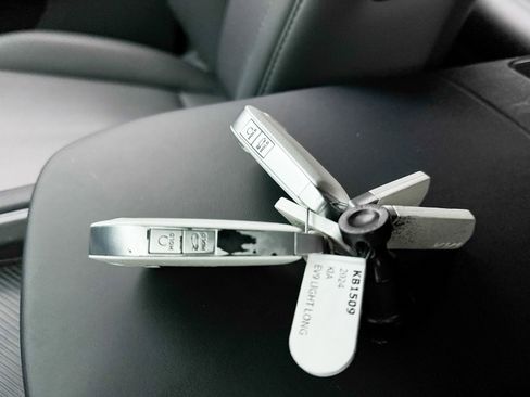 Used 2024 Kia EV9 Light Long Range image 36