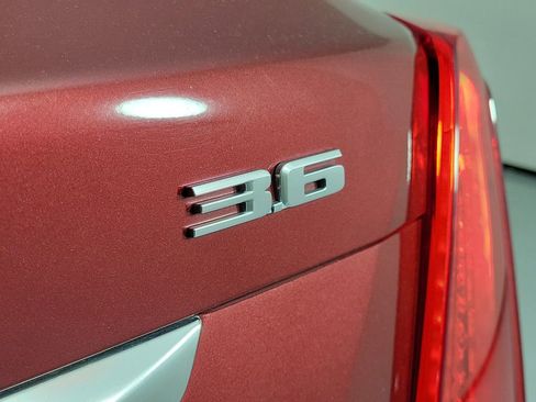 Used 2018 Cadillac XT5 FWD image 5