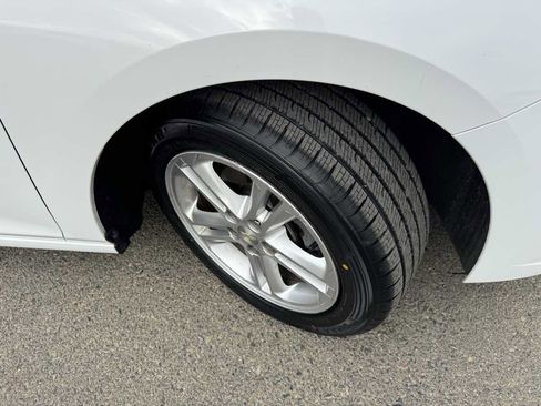 Used 2017 Chevrolet Cruze LT w/ Convenience Package image 38