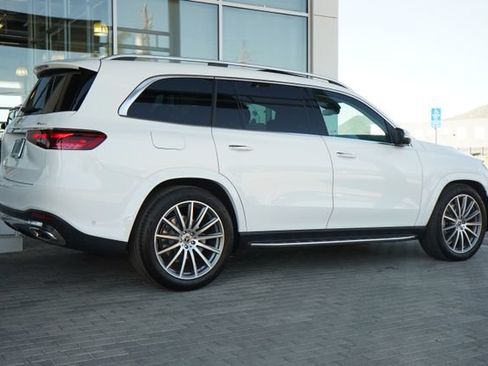 New 2026 Mercedes-Benz GLS 450 4MATIC image 9