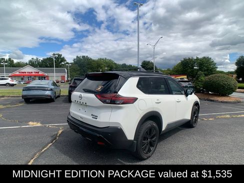 Used 2023 Nissan Rogue SV w/ SV Premium B Package AWD/4WD image 3