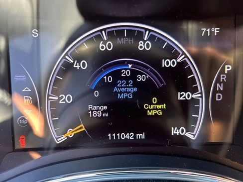 Used 2019 Jeep Grand Cherokee Limited AWD/4WD image 3