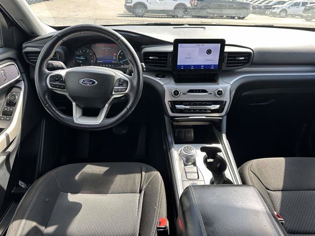 Used 2023 Ford Explorer XLT AWD/4WD image 12
