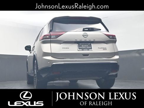 Used 2024 Nissan Rogue Platinum w/ Platinum Premium Package image 18