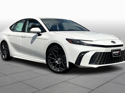 New 2026 Toyota Camry SE image 2