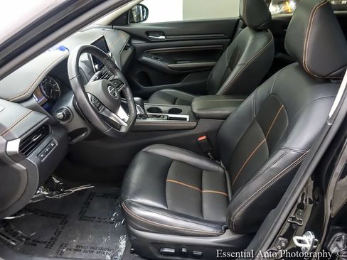 Used 2021 Nissan Altima 2.5 SR w/ SR Premium Package FWD image 9