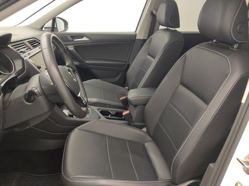 Used 2021 Volkswagen Tiguan SEL FWD image 17