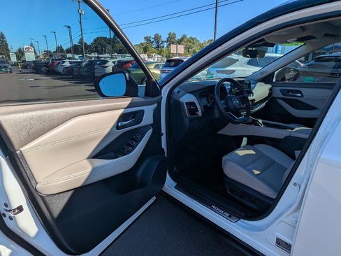 Used 2023 Nissan Rogue SL w/ SL Premium Package AWD/4WD image 17