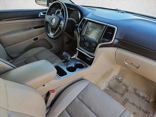 Used 2015 Jeep Grand Cherokee Overland w/ Trailer Tow Group IV RWD image 28