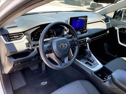 Used 2024 Toyota RAV4 XLE w/ Convenience Package FWD image 17