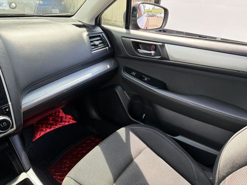 Used 2019 Subaru Outback 2.5i Premium AWD/4WD image 24