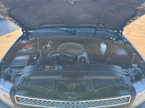 Used 2012 Chevrolet Avalanche LTZ image 23