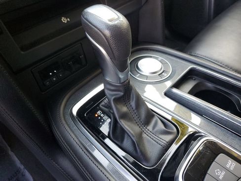 Certified 2024 Nissan Armada SV RWD image 32