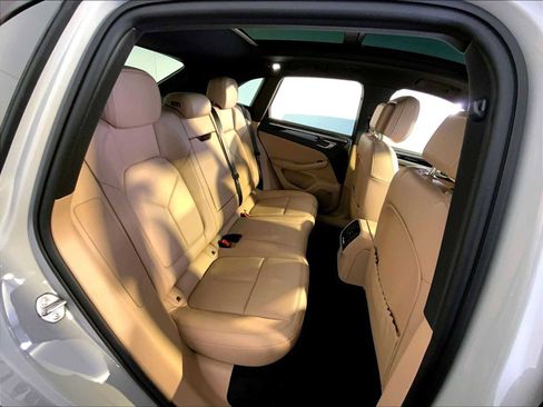 Certified 2026 Porsche Macan AWD/4WD image 23