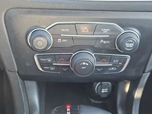 Used 2022 Dodge Charger SXT image 18
