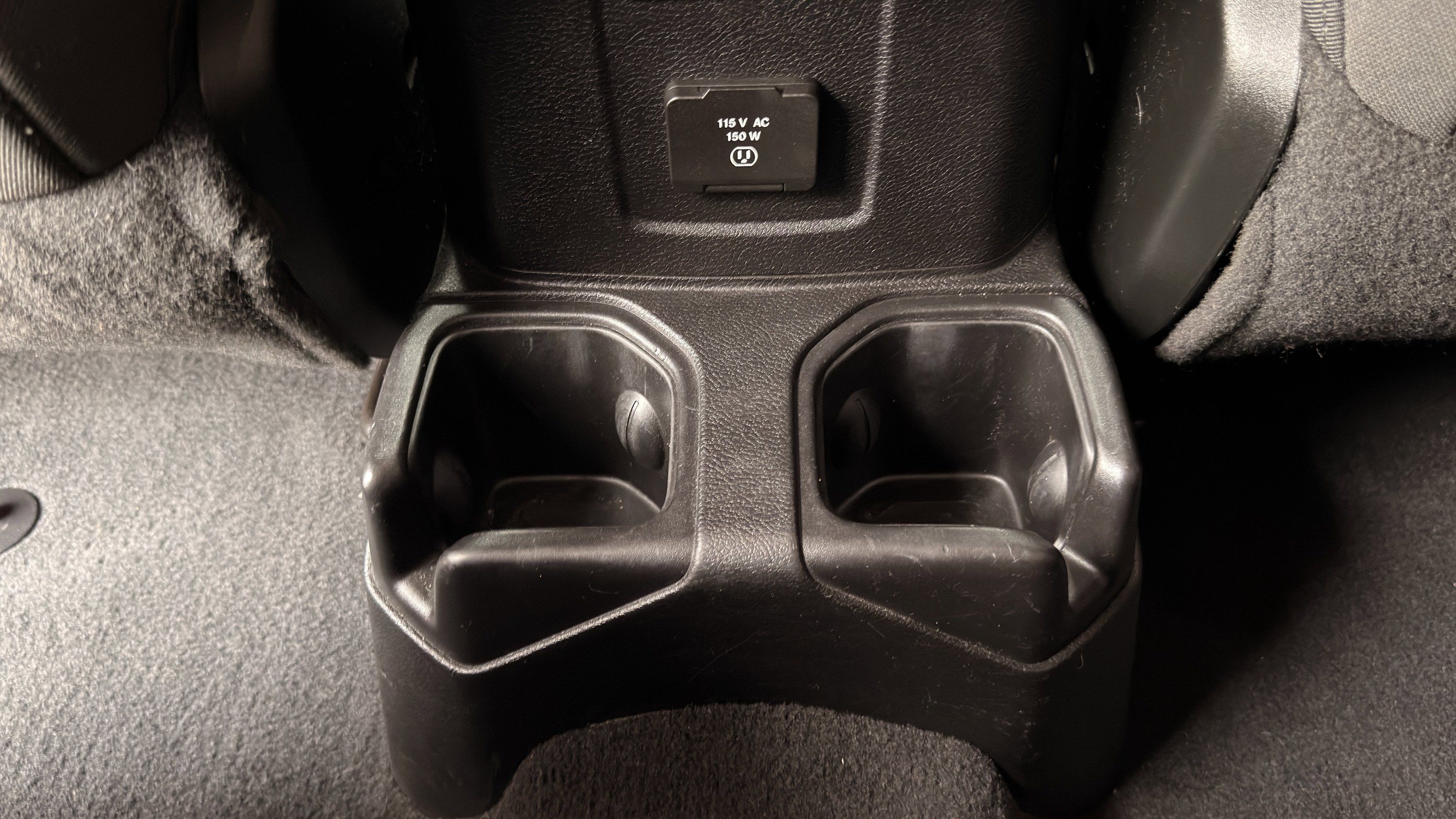 Used 2018 Jeep Wrangler Unlimited Sahara w/ Uconnect 4C Nav & Sound Group AWD/4WD image 26