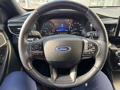 Used 2020 Ford Explorer XLT w/ Comfort Package AWD/4WD image 18
