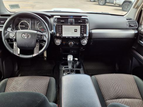 Used 2020 Toyota 4Runner TRD Off-Road AWD/4WD image 11