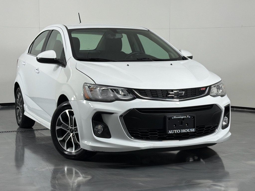 Used 2018 Chevrolet Sonic LT w/ Convenience Package FWD image 2