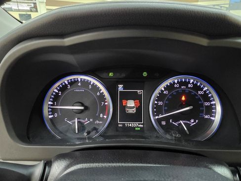Used 2017 Toyota Highlander SE FWD image 33