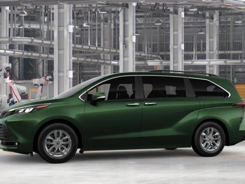 New 2026 Toyota Sienna XLE image 5