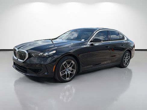 Used 2024 BMW i5 eDrive40i w/ Premium Package RWD image 7