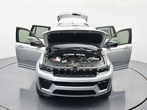 New 2026 Jeep Grand Cherokee Limited AWD/4WD image 44