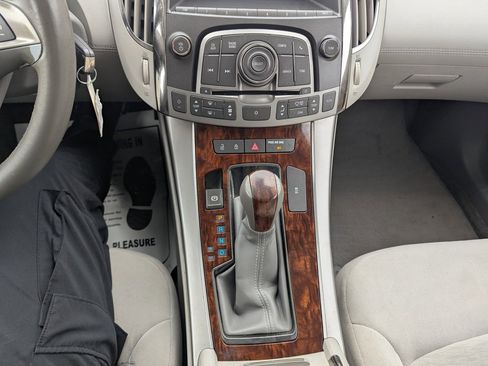 Used 2010 Buick LaCrosse CX image 14