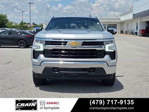 Used 2022 Chevrolet Silverado 1500 LT AWD/4WD image 2