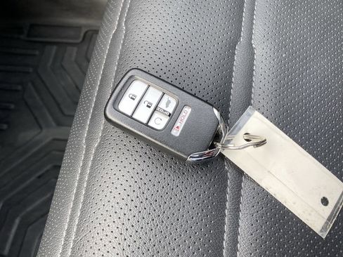 Used 2022 Honda CR-V Touring image 37