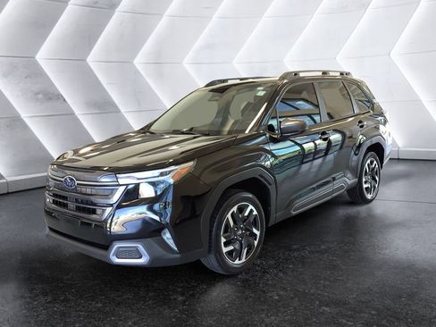 Used 2025 Subaru Forester Limited image 3
