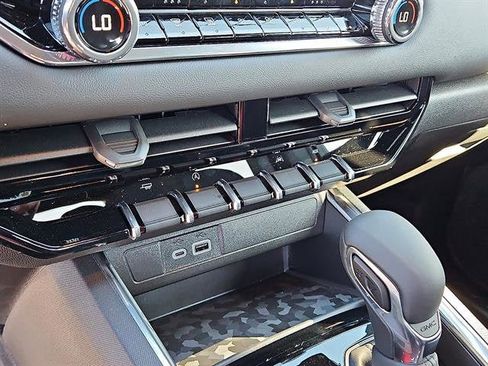 New 2026 GMC Canyon Elevation w/ Convenience Package image 18