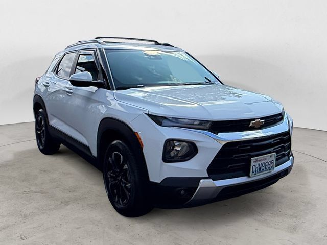 Used 2023 Chevrolet TrailBlazer LT w/ Convenience Package AWD/4WD image 3