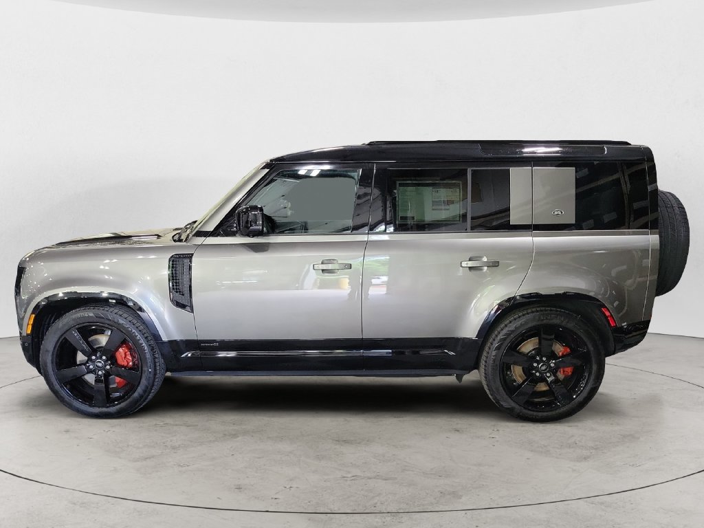 Certified 2024 Land Rover Defender 110 X AWD/4WD image 2